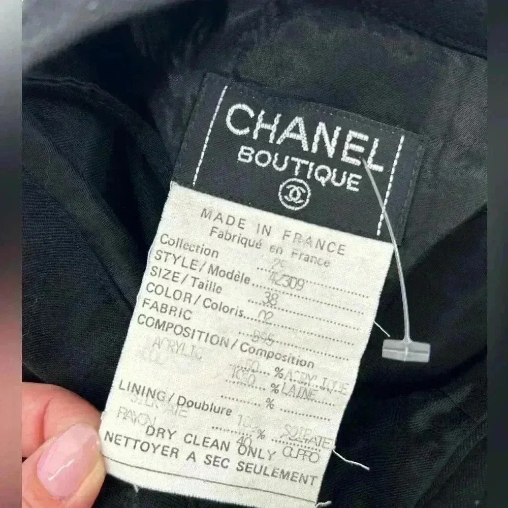 Chanel Vintage Collection 29 Knee-length Skirt Black Gold Signature Buttons